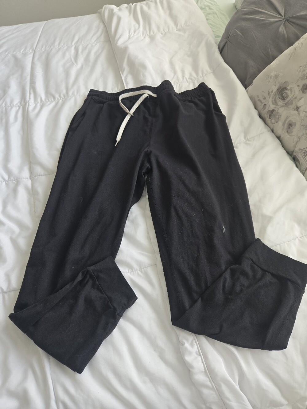 Vuori Black Performance Jogger Size Large